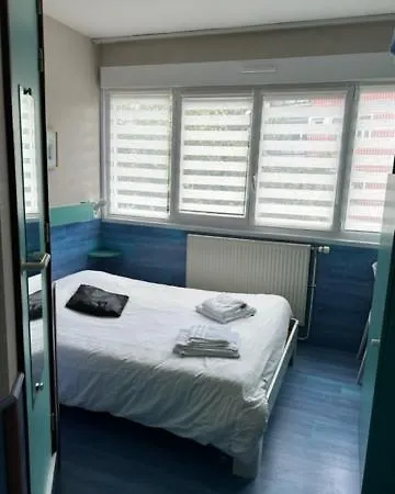 Hotel De La *