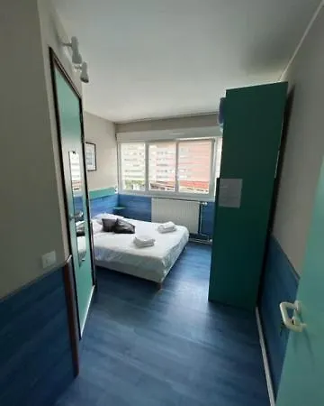 Hotel De La *
